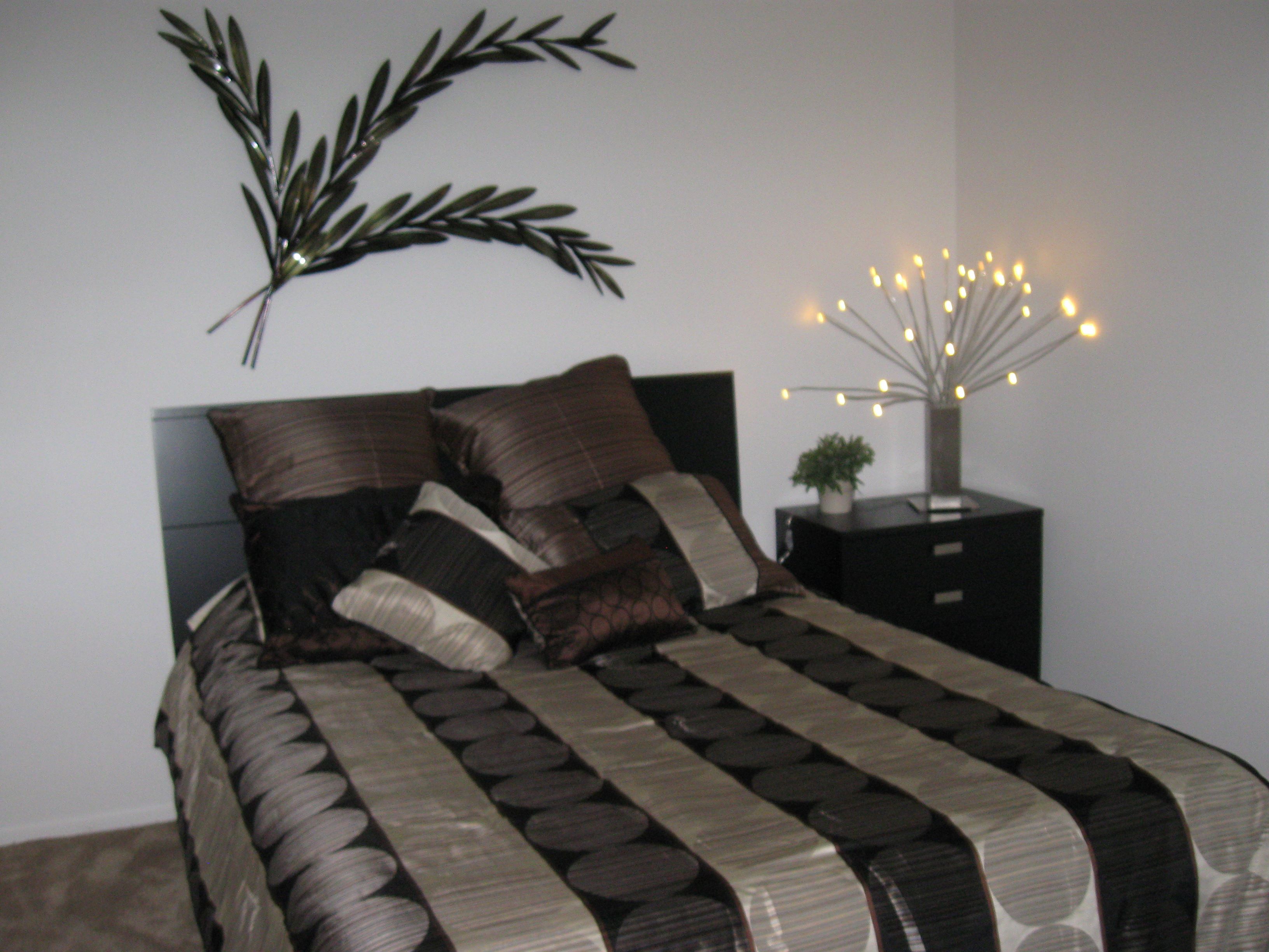 bedroom at Viewpointe Village
